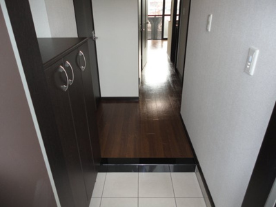 【玄関】 | メイプル・ガーデン | 玄関