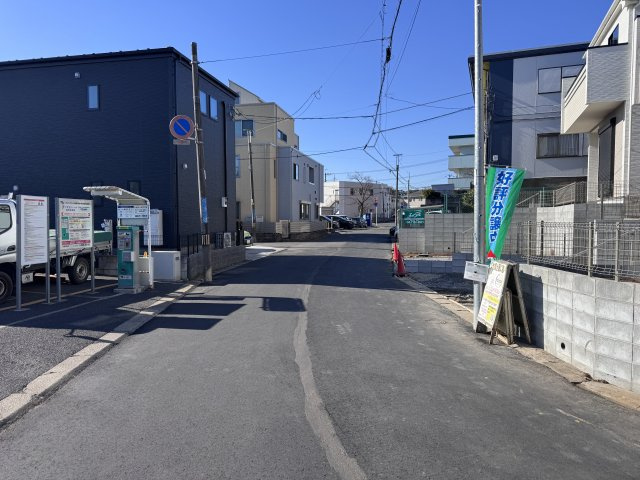 柏市豊住３丁目新築戸建の前面道路含む現地写真|南東側前面道路・幅員約6ｍ