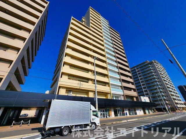 DENCITY　店舗の外観