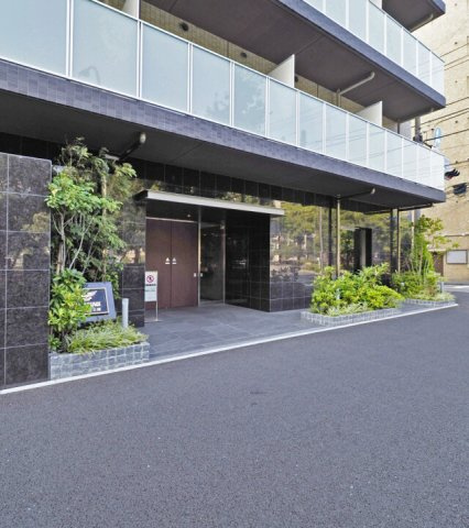 パレステージ関内大通りのエントランス