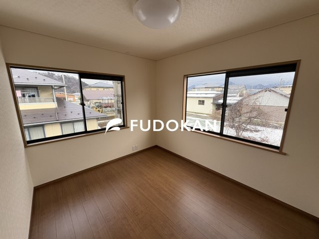 東根市神町営団一条通り【中古住宅】の洋室|２階洋室です。