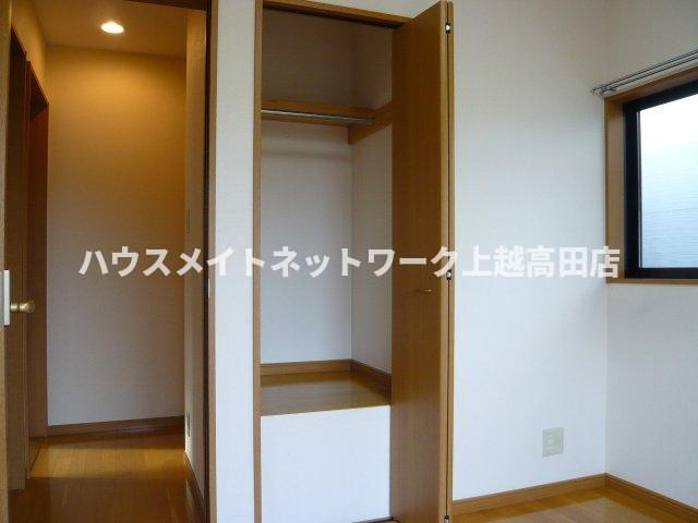 キューブ滝寺Ａの収納|洋室4.5帖・クローゼット（参考同型キューブ滝寺Ｂ室内写真）