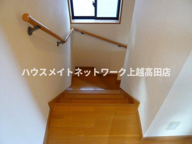 キューブ滝寺Ａのその他|階段（参考同型キューブ滝寺Ｂ室内写真）
