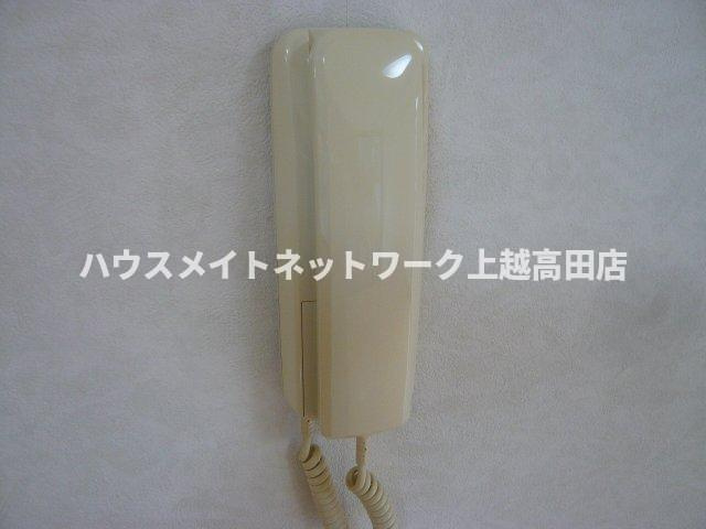 キューブ滝寺Ａのセキュリティ|インターホン（参考同型キューブ滝寺Ｂ室内写真）