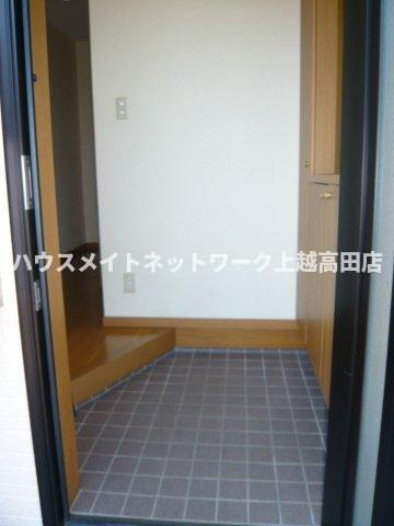 キューブ滝寺Ａの玄関|玄関（参考同型キューブ滝寺Ｂ室内写真）