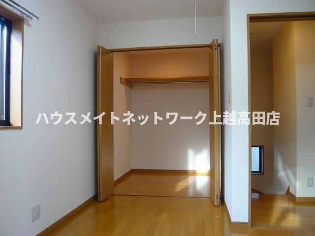 キューブ滝寺Ａの収納|洋室6.3帖ウォークインクローゼット（参考同型キューブ滝寺Ｂ室内写真）