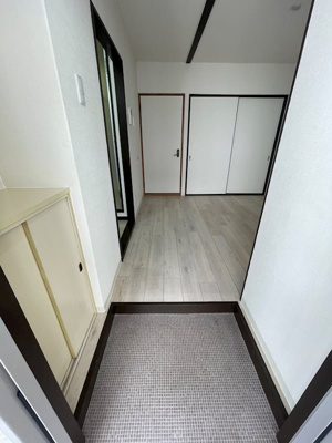 【玄関】 | ハムロハイツ杉田B棟