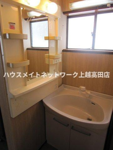 大貫１丁目店舗兼貸家の独立洗面台|洗髪洗面化粧台