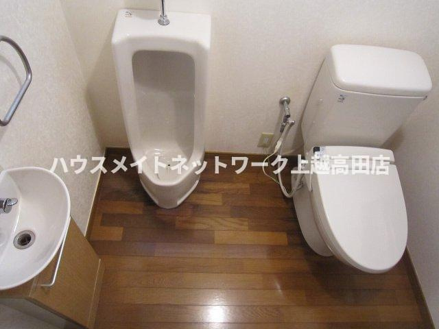 大貫１丁目店舗兼貸家のトイレ|温水洗浄暖房便座