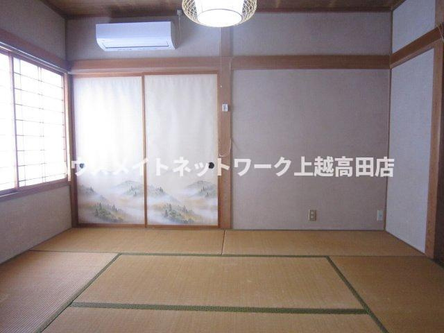 大貫１丁目店舗兼貸家の和室|東側の２間続きの６畳和室