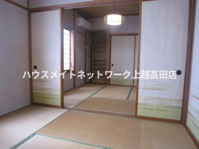 大貫１丁目店舗兼貸家の和室|西側には、４．５畳２間続きの和室