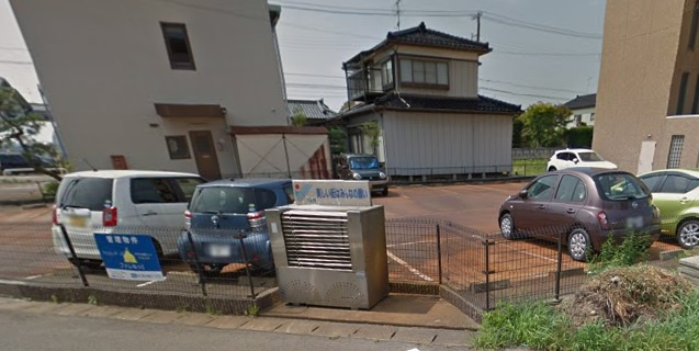 ファイン石上の駐車場