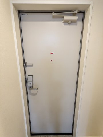 フォーラムエスの玄関