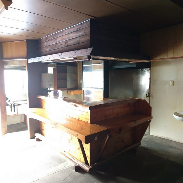 岐阜市御浪町の店舗一部の内装
