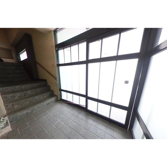 北方町北方MK住居付店舗の玄関