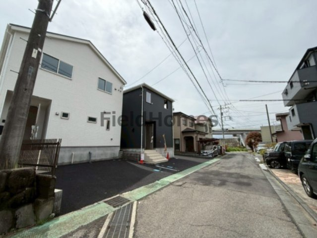 松田町松田惣領新築戸建て　第25-1号棟の前面道路含む現地写真