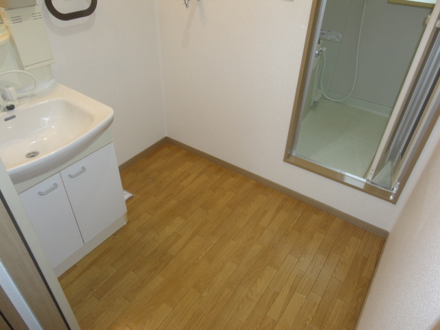 シャリテ馬見の内装