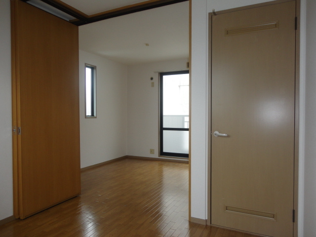 シャリテ馬見の寝室