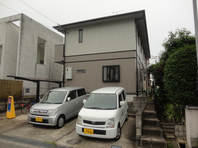 シャリテ馬見の外観