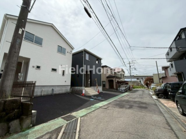 松田町松田惣領新築戸建て　第25-2号棟の前面道路含む現地写真