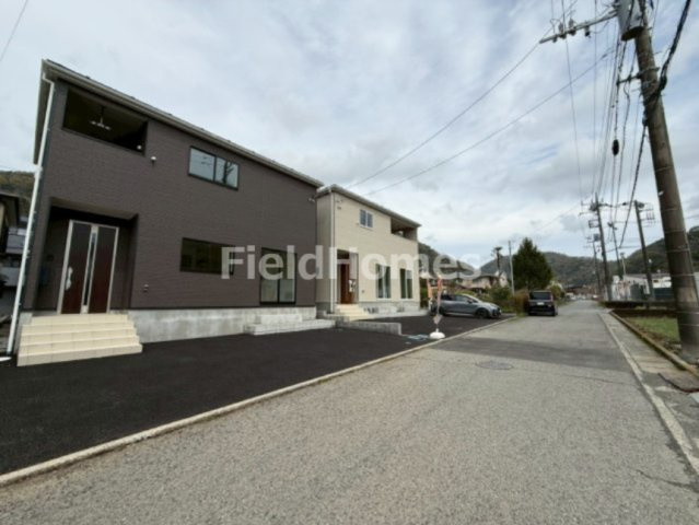 松田町松田惣領新築戸建て　第25-4号棟の前面道路含む現地写真