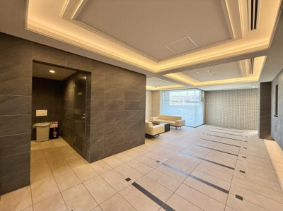 【エントランス】 | サンメゾン堺浅香駅前 | 綺麗なエントランス！毎日の生活にも彩りが増します！
