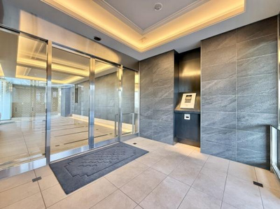 【エントランス】 | サンメゾン堺浅香駅前 | オートロック等セキュリティも充実！！管理人さんも待機しております♪