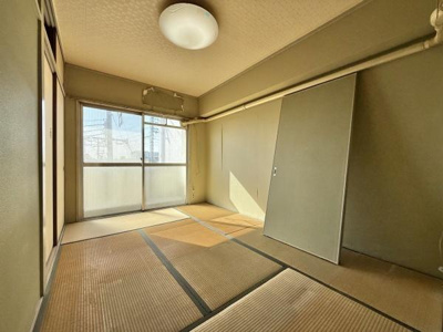 【寝室】 | 湊マンション | 本を読んだり趣味の時間を楽しんだり家の中でひとり静かになれる空間(^o^)