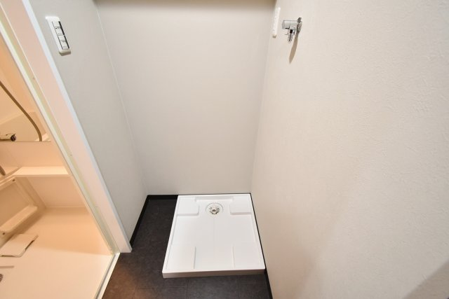 Lustore西宮北口2号棟の玄関