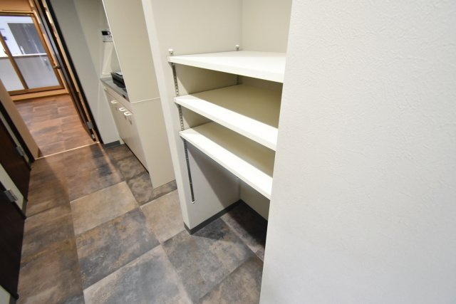 Lustore西宮北口2号棟の収納