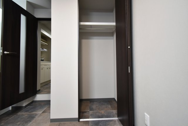 Lustore西宮北口2号棟の収納