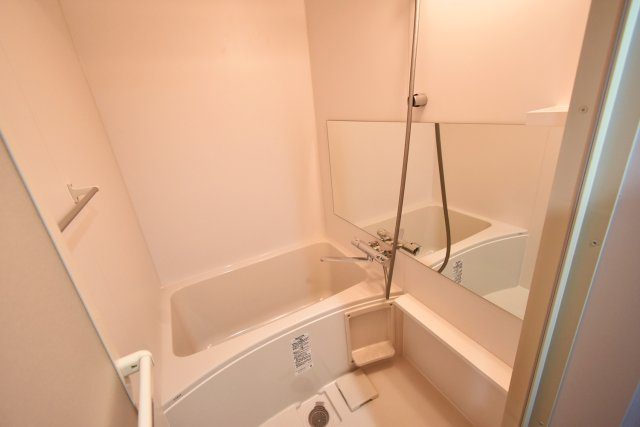 Lustore西宮北口2号棟の浴室