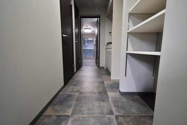 Lustore西宮北口2号棟の内装|クロスや床はパターンいろいろあります