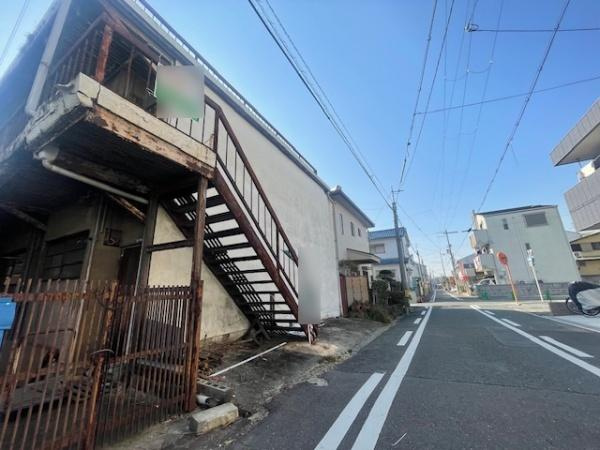 【前面道路含む現地写真】 | 東大阪市西鴻池町1丁目　建築条件無しの売土地