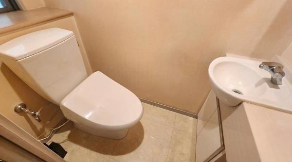 【トイレ】 | シャルマンフジ鴻池新田グランフォーラム | ※AIにて荷物の消去加工をしております。