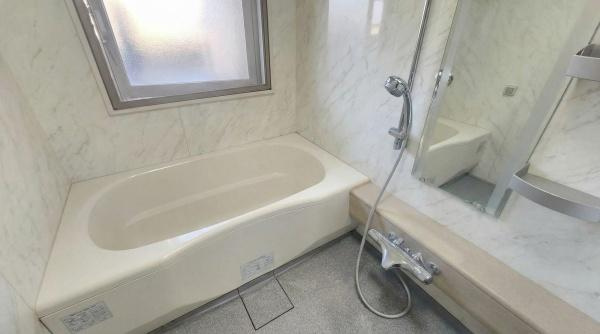 【浴室】 | シャルマンフジ鴻池新田グランフォーラム | ※AIにて荷物の消去加工をしております。