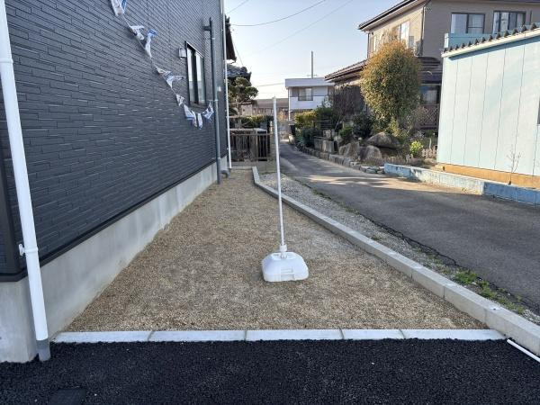 岡崎市上地町第7　全2棟・2号棟の庭|草花で飾れるお庭。