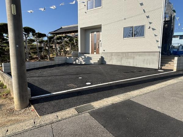 岡崎市上地町第7　全2棟・1号棟の駐車場|広々２台駐車できます！