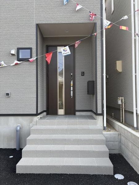 高浜市向山町第5　全3棟・2号棟の玄関|施工例