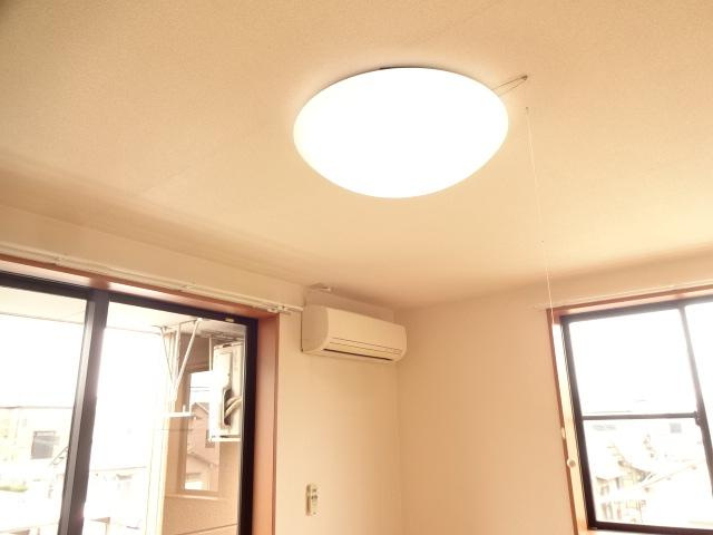 プランドールⅠの設備|エアコンと照明器具