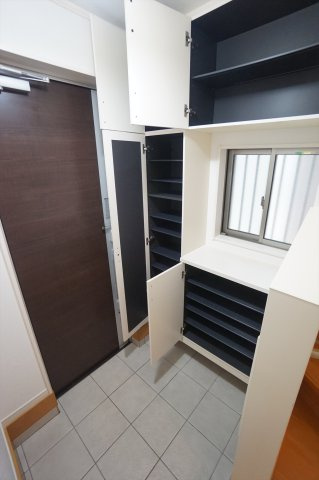 ふじみ野市苗間戸建（JTI)の玄関