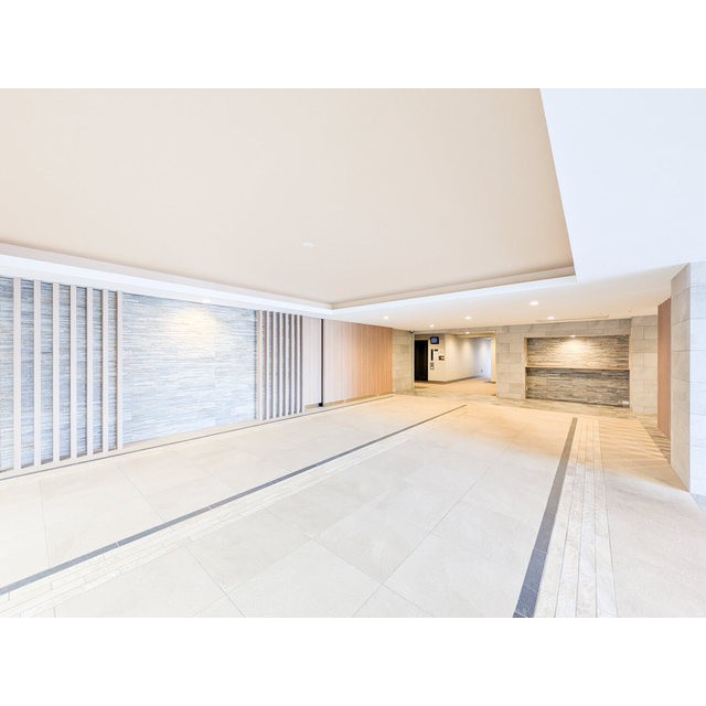 プライムガーデン若木のエントランス