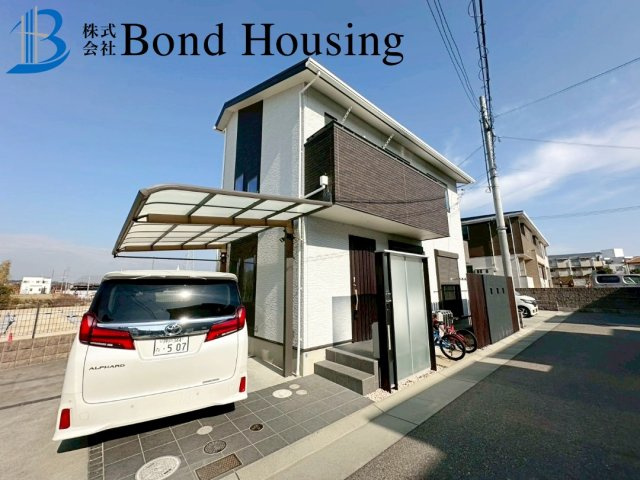 生活利便施設充実　伊川谷町有瀬　中古戸建の前面道路含む現地写真