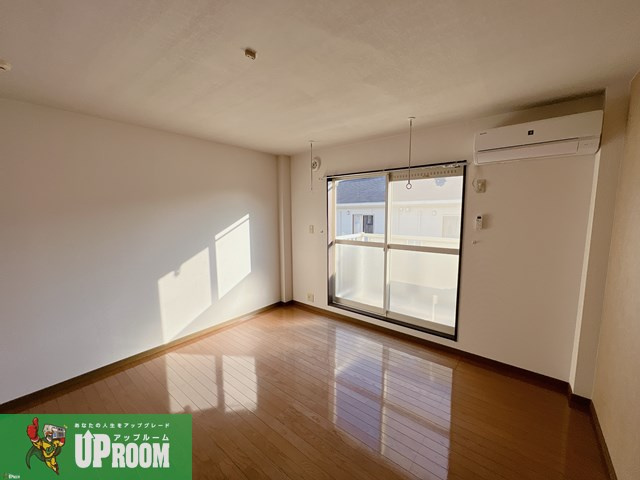 SurplusOneみずのの内装