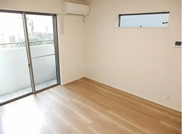 　【ラターシュ園田】　兵庫県尼崎市築浅1棟アパート「満室稼働中！」の洋室