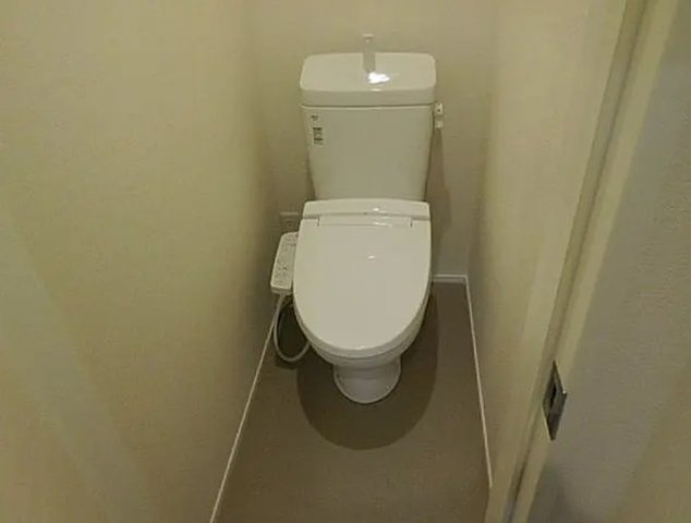 　【ラターシュ園田】　兵庫県尼崎市築浅1棟アパート「満室稼働中！」のトイレ