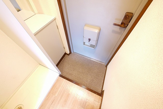 シティパレスやすらぎの道Ｐ６の玄関|毎日通る玄関はこちらです