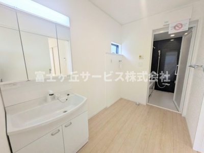 【脱衣所】 | 浜松市浜名区細江町中川 3期 新築一戸建て | 脱衣場です