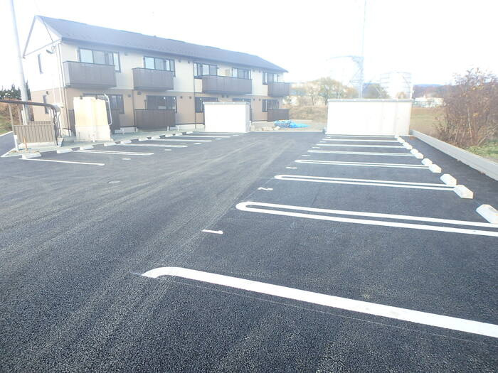 Ｄ－ｒｏｏｍ ＳＡＫＵＲＡの駐車場