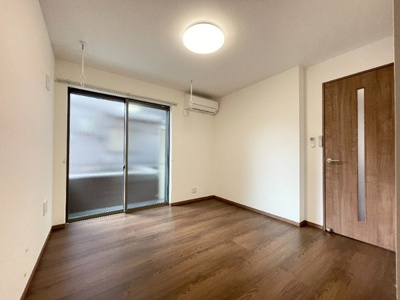 【居間・リビング】 | アールみずほ台 | こちらの居間で趣味の時間をお楽しみください